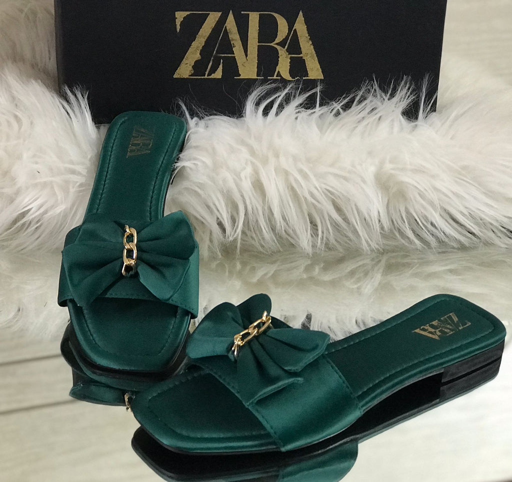 Z-a-r-a-Bow flat...