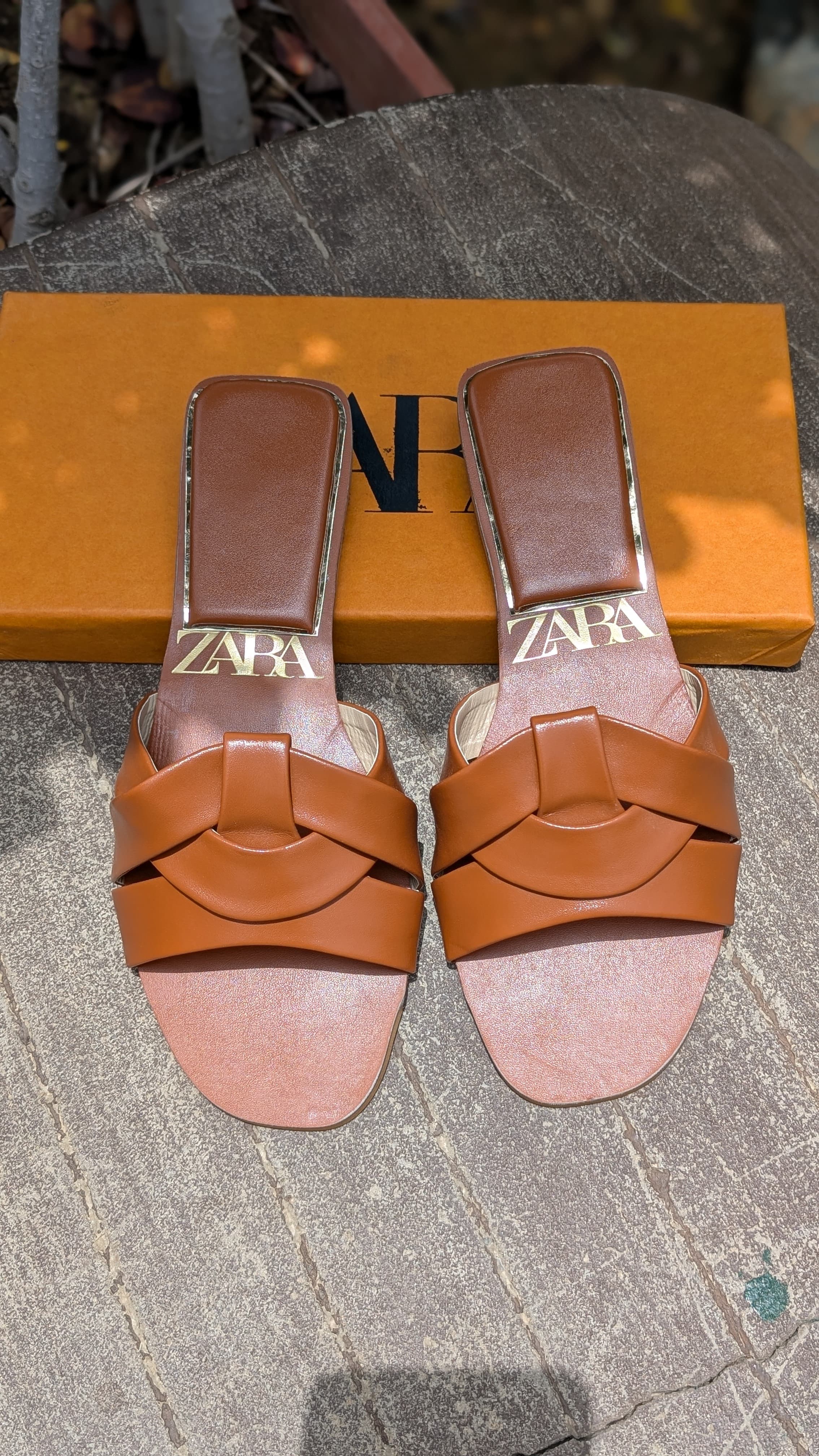Zar'a-basic-slippers*
